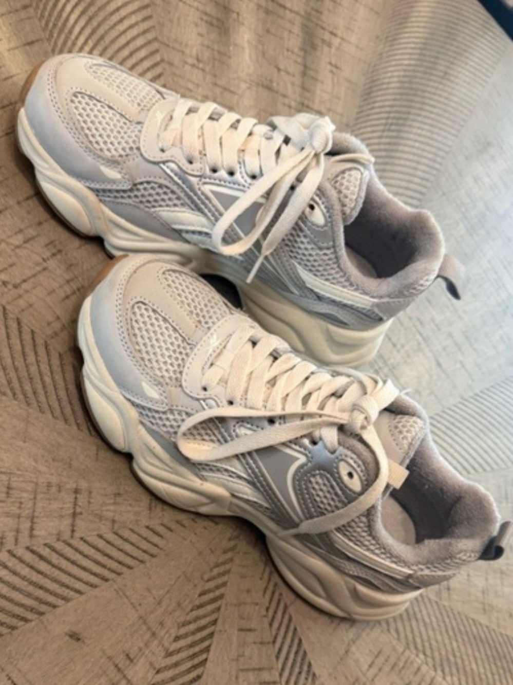 Women's Chunky Athletic Sneakers in Light Gray